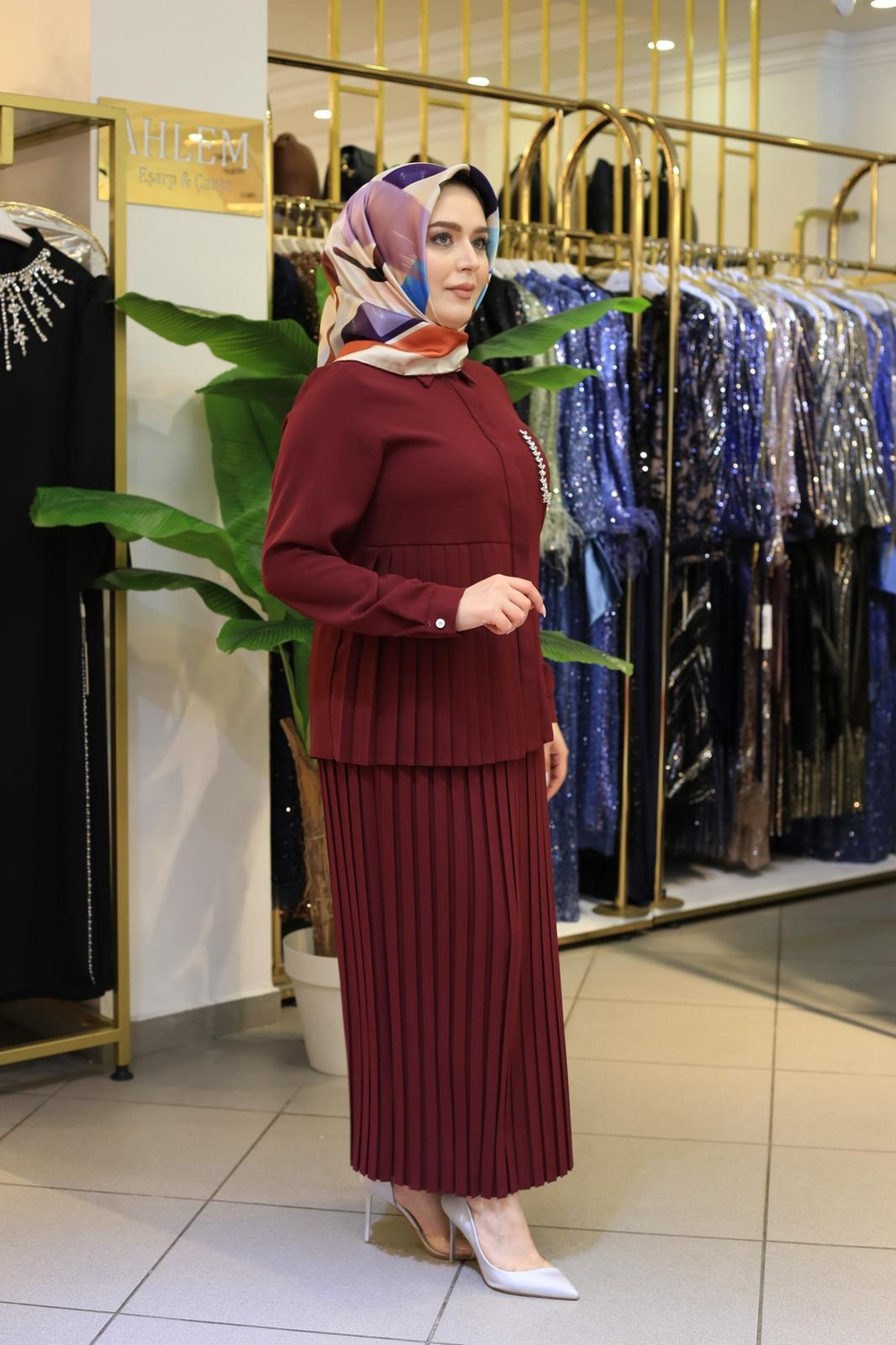 7539 CODE JUPE À PLIS ENSEMBLE