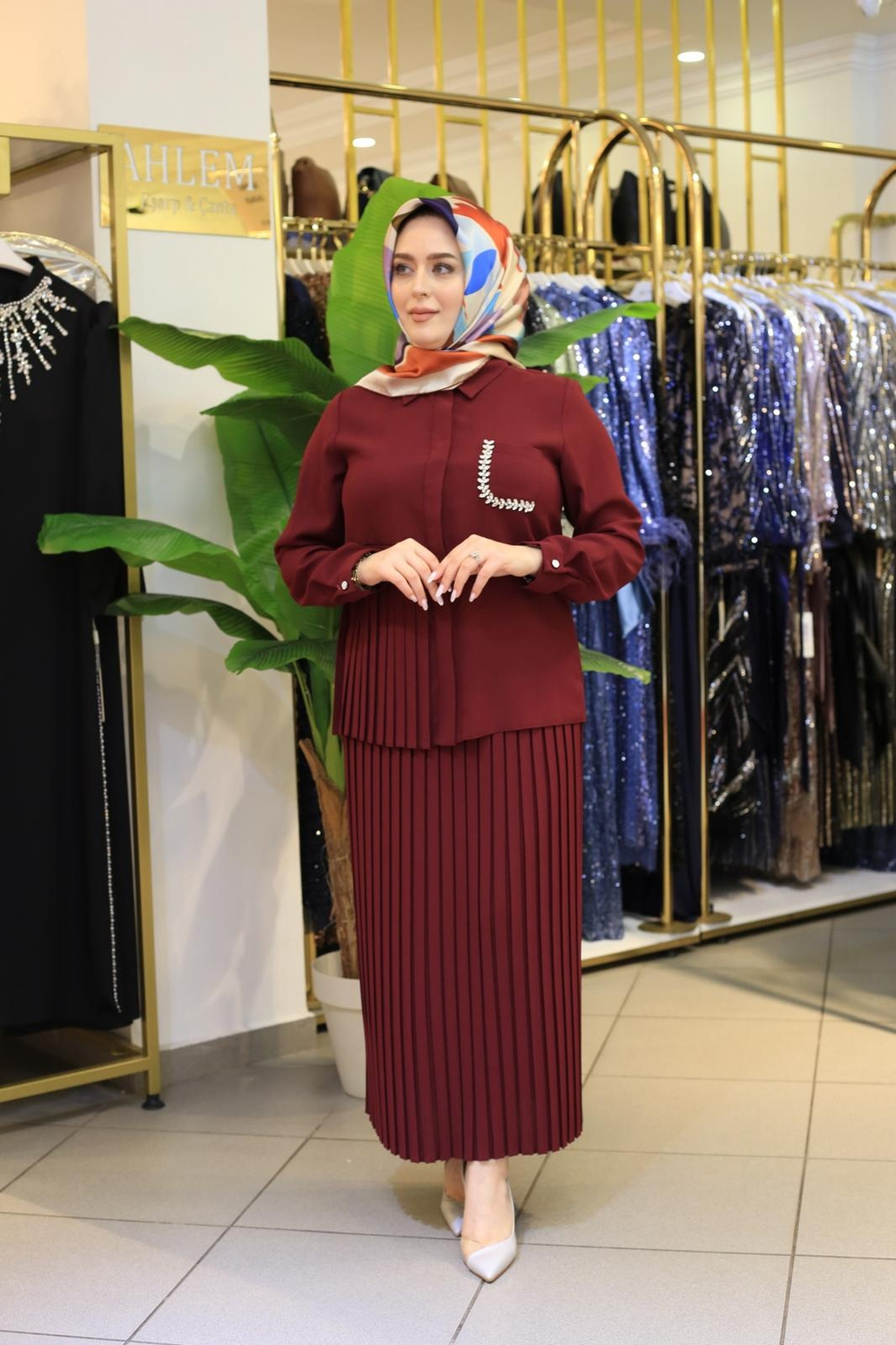 7539 CODE JUPE À PLIS ENSEMBLE