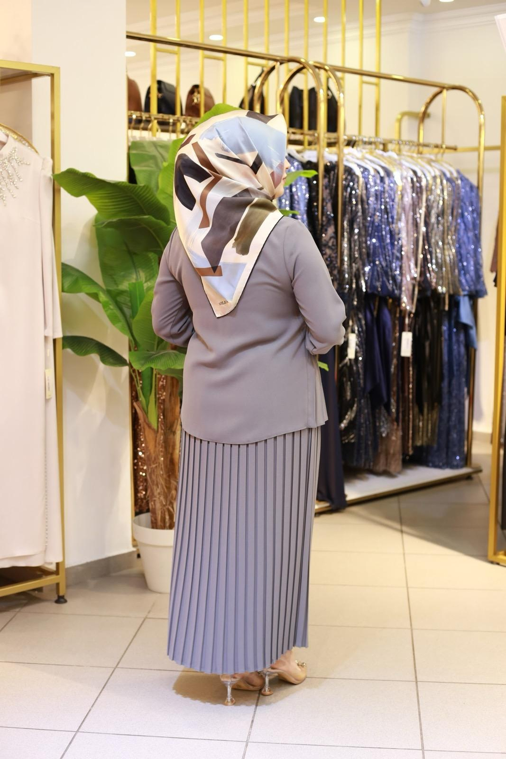 7539 CODE JUPE À PLIS ENSEMBLE