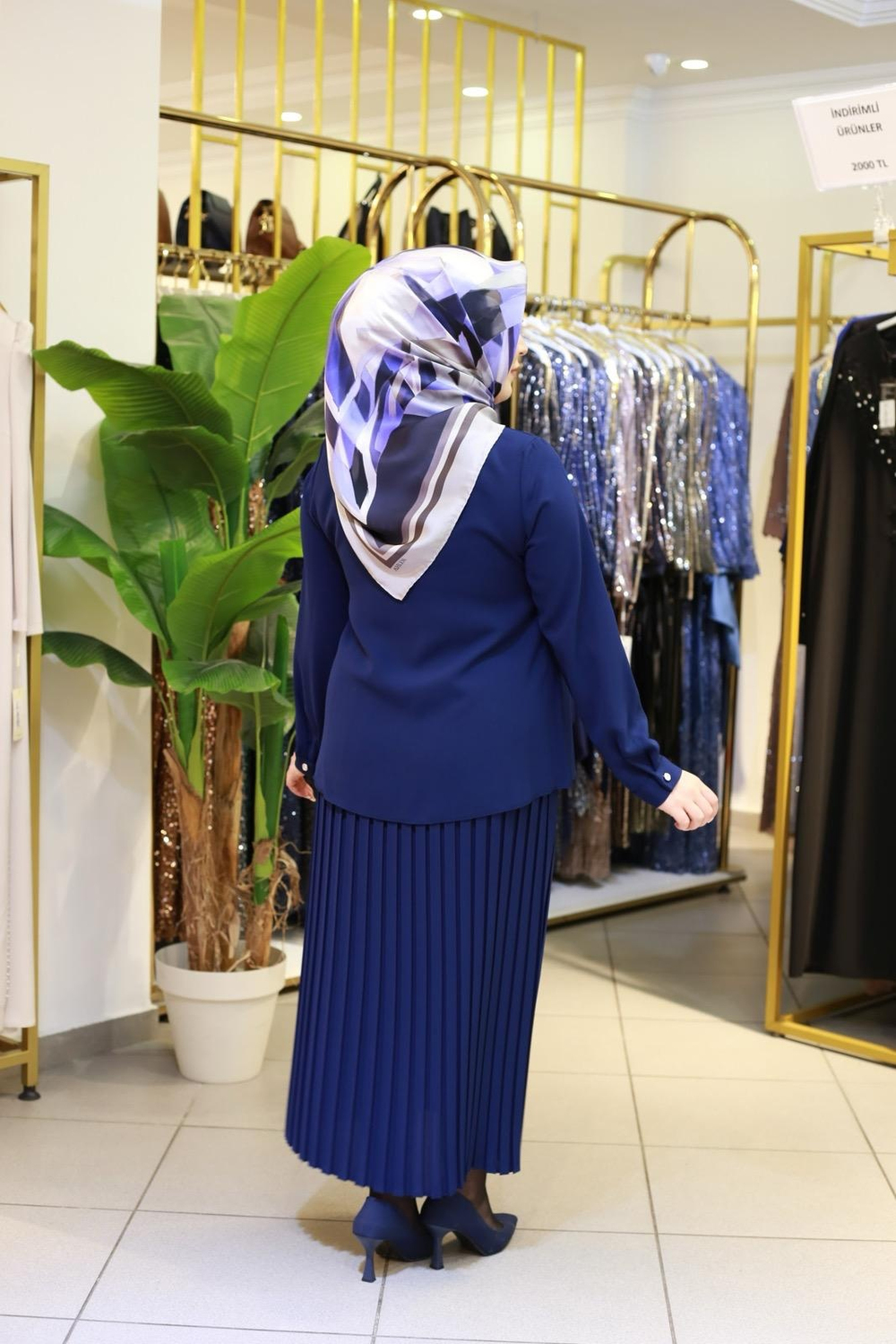 7539 CODE JUPE À PLIS ENSEMBLE
