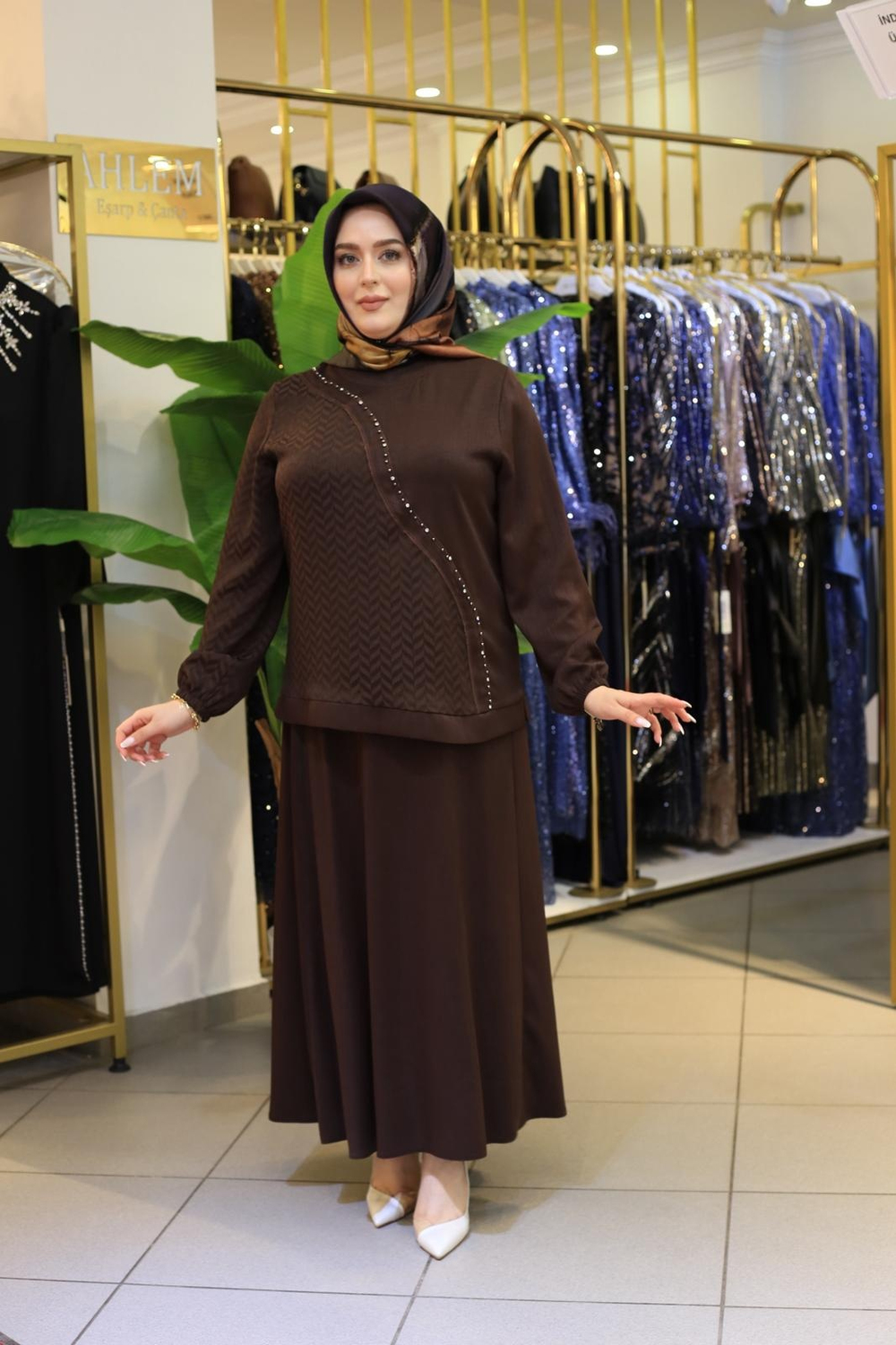 7556 KOD JAKAR KUPRA ETEKLİ TAKIM
