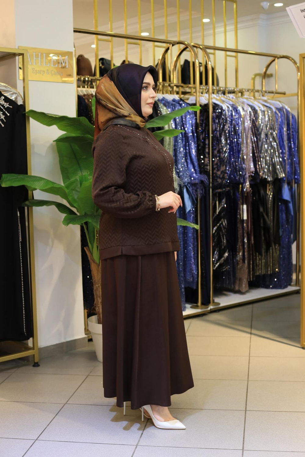 7556 KOD JAKAR KUPRA ETEKLİ TAKIM