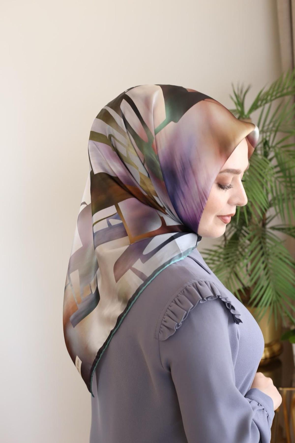 9044230/352 CODE GEOMETRİK DESENLİ PİERRE CARDİN SAF İPEK EŞARP