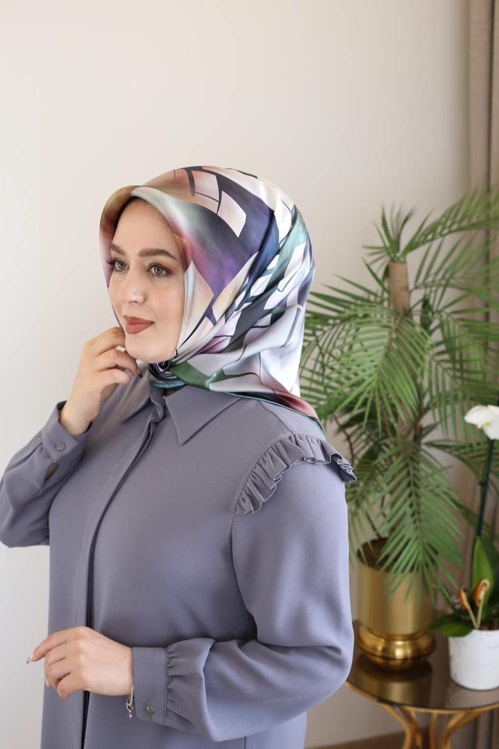 9044230/352 CODE GEOMETRİK DESENLİ PİERRE CARDİN SAF İPEK EŞARP