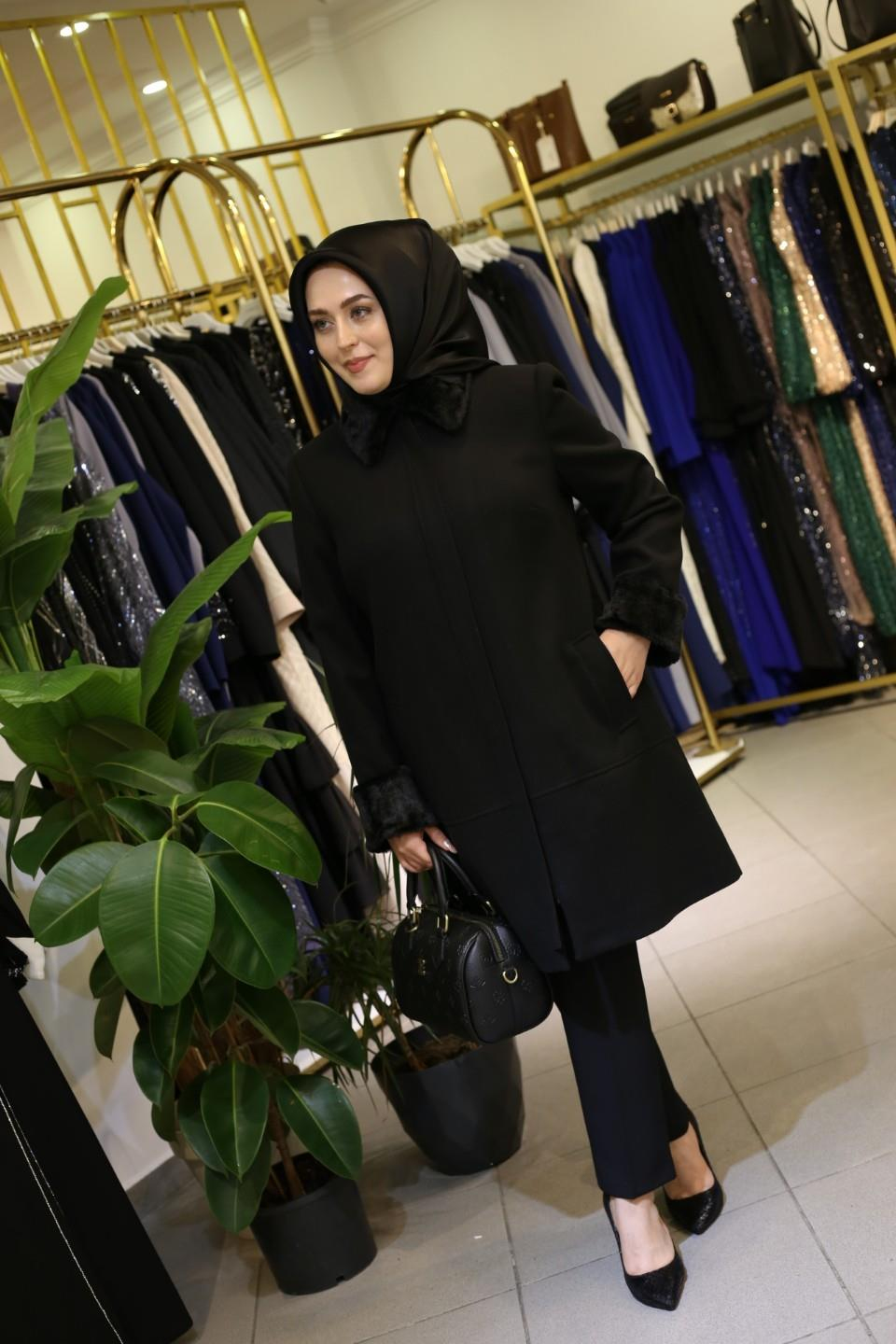 9127 CODE COLLAR FURRY COAT