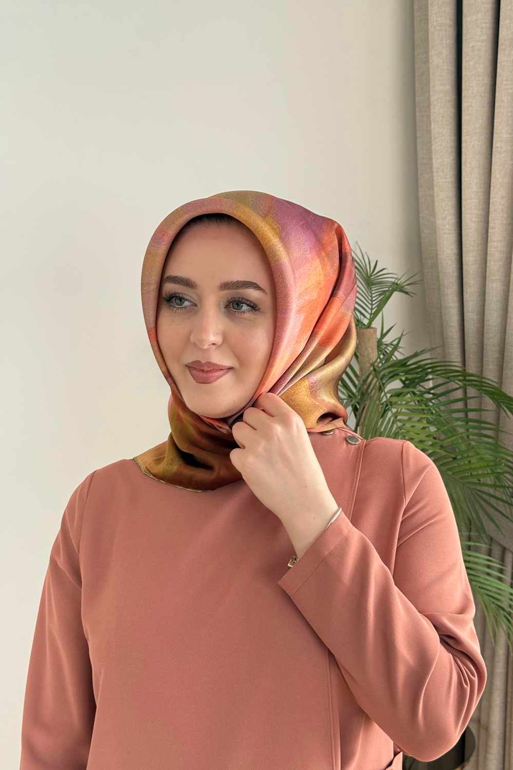 CODE COLORÉ ARMINE FOULARD EN PURE SOIE