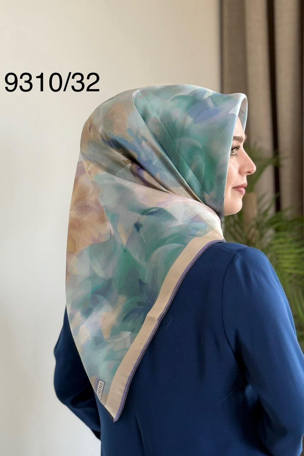 9310/32 KOD ÇİÇEK DESENLİ ARMİNE SAF İPEK EŞARP