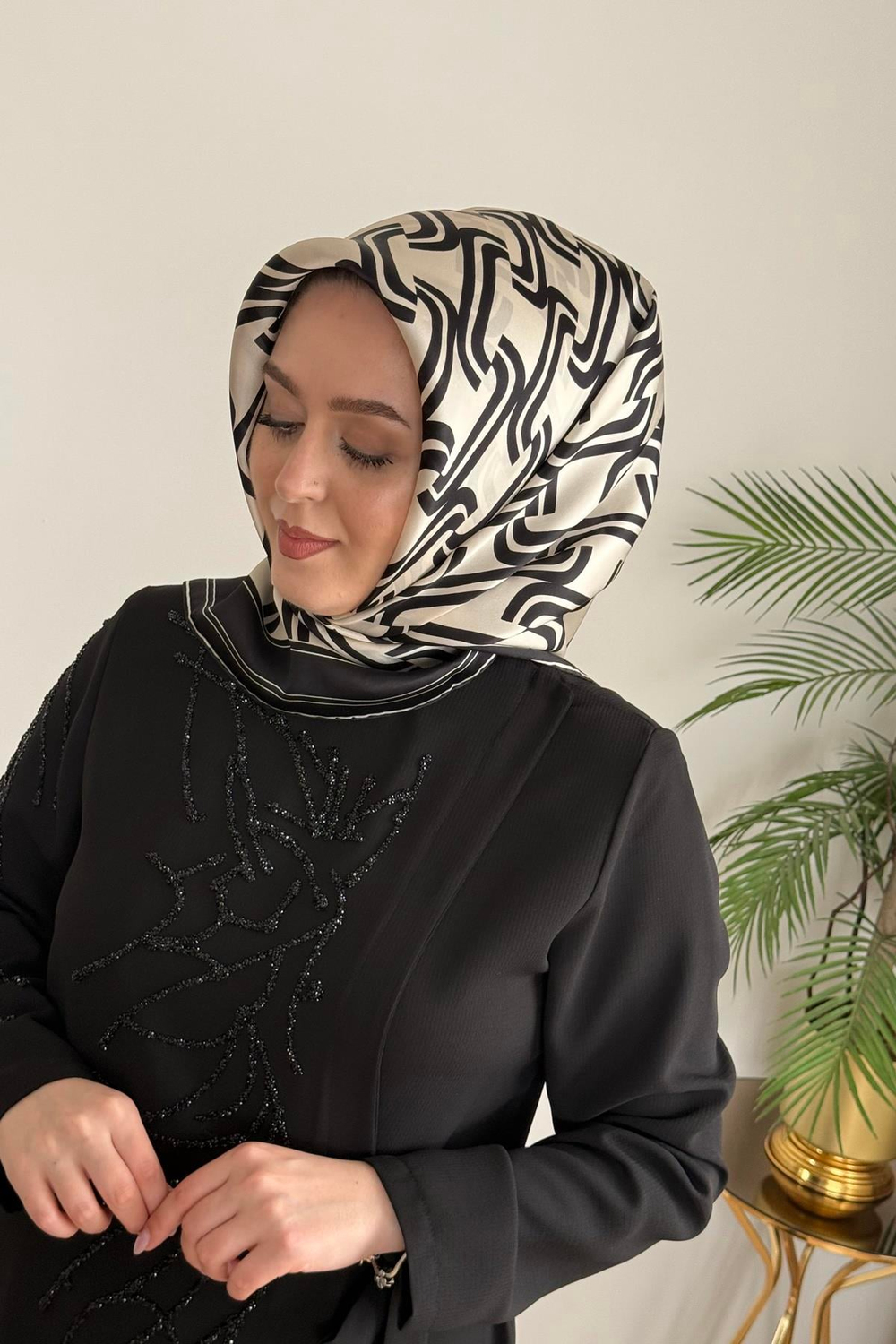 9343/01 KOD ARMİNE SAF İPEK SİYAH