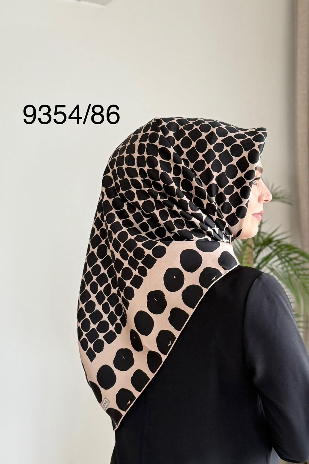 9354/86 KOD KLASİK DESENLİ ARMİNE SAF İPEK EŞARP