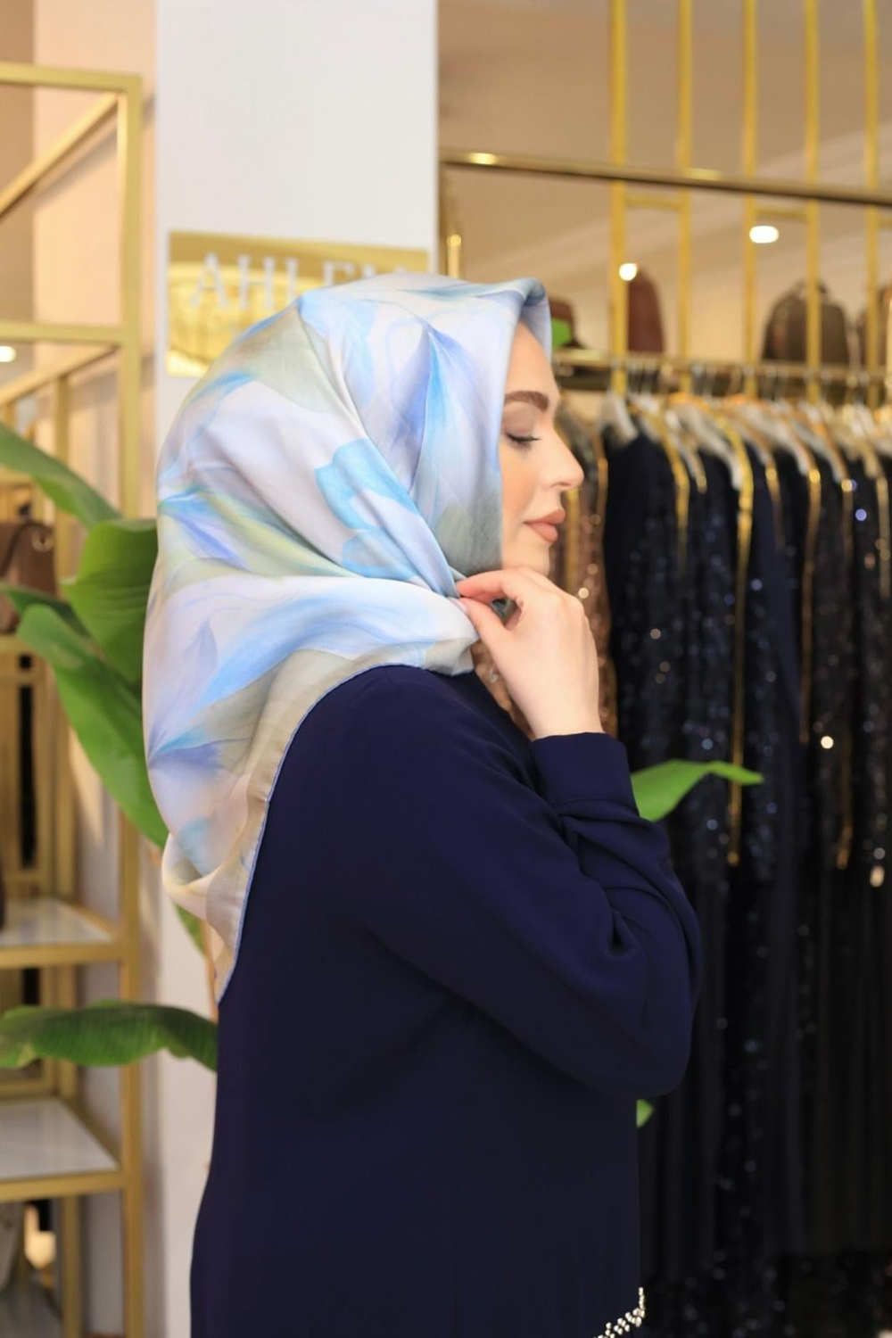 9519/03 KOD ÇİÇEK DESEN ARMİNE SAF İPEK EŞARP