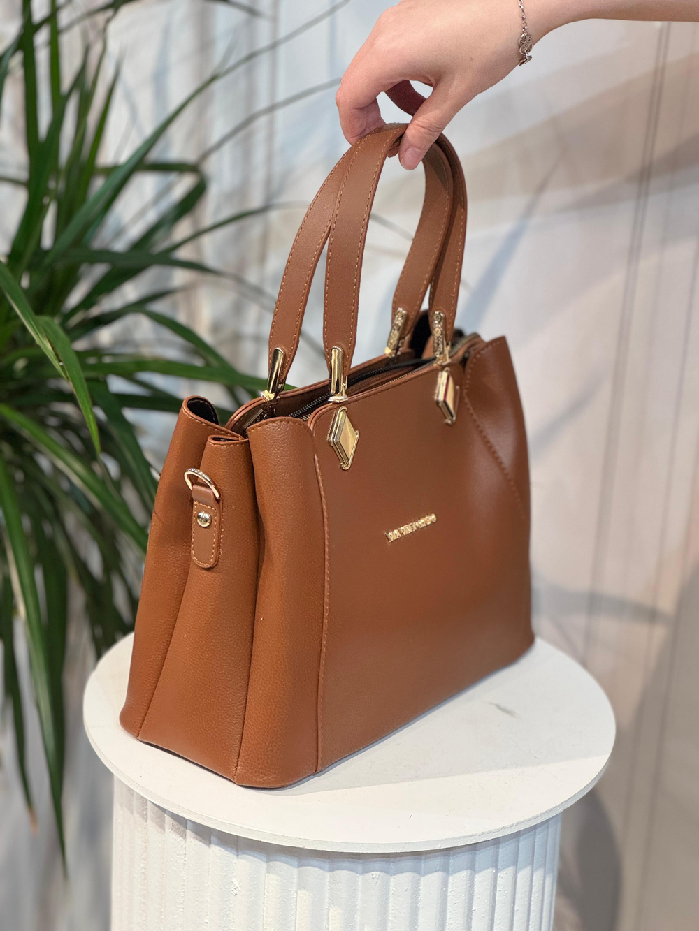 954 CODE SAC AHLEM EN CUIR DÉTAILLÉ