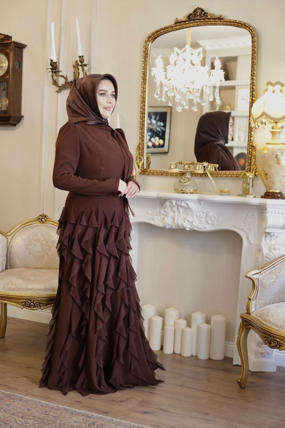 ETEĞİ DALGALI ELBİSE 2133 KOD