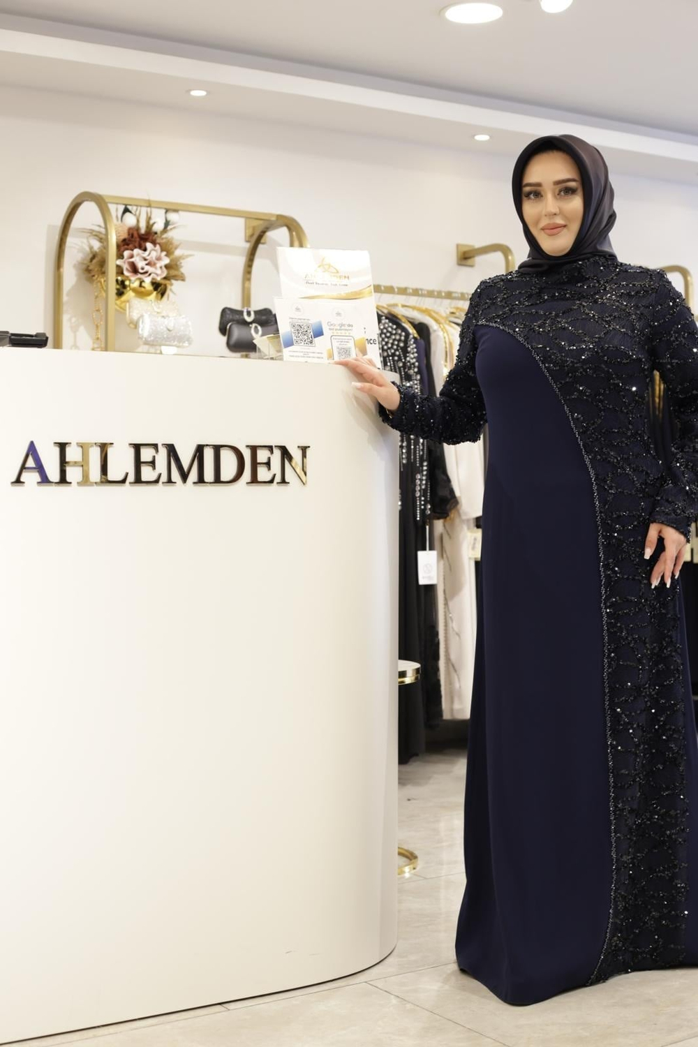 KENDİNDEN PUL DETAYLI ELBİSE 3185 KOD