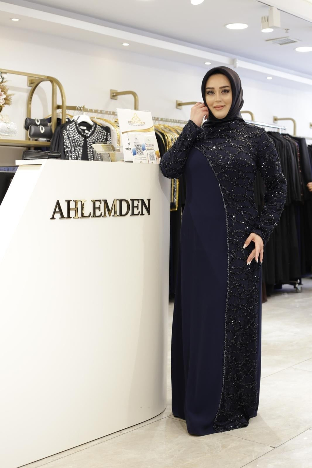 KENDİNDEN PUL DETAYLI ELBİSE 3185 KOD