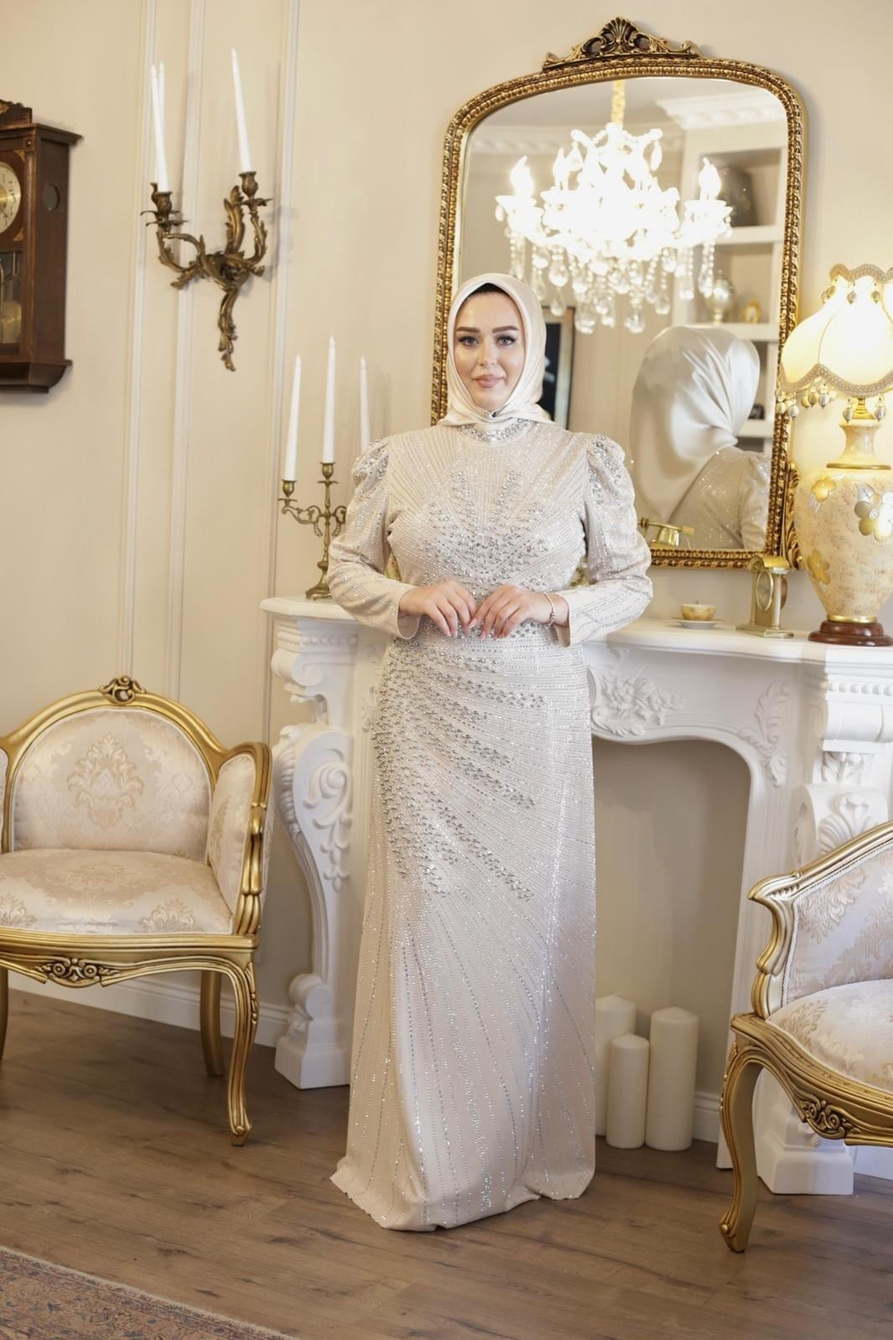 3181 فستان سهرة مزين بالحجارة الكريمة