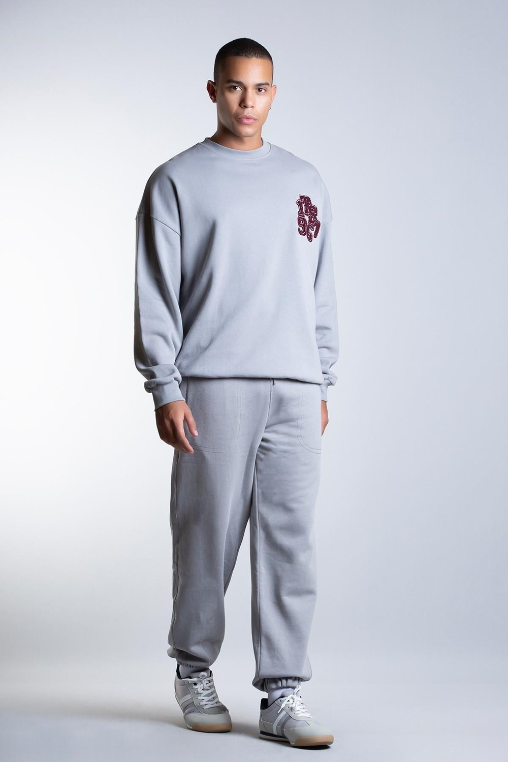 sweat-oversize-1967-nakisli-69a3be.jpg