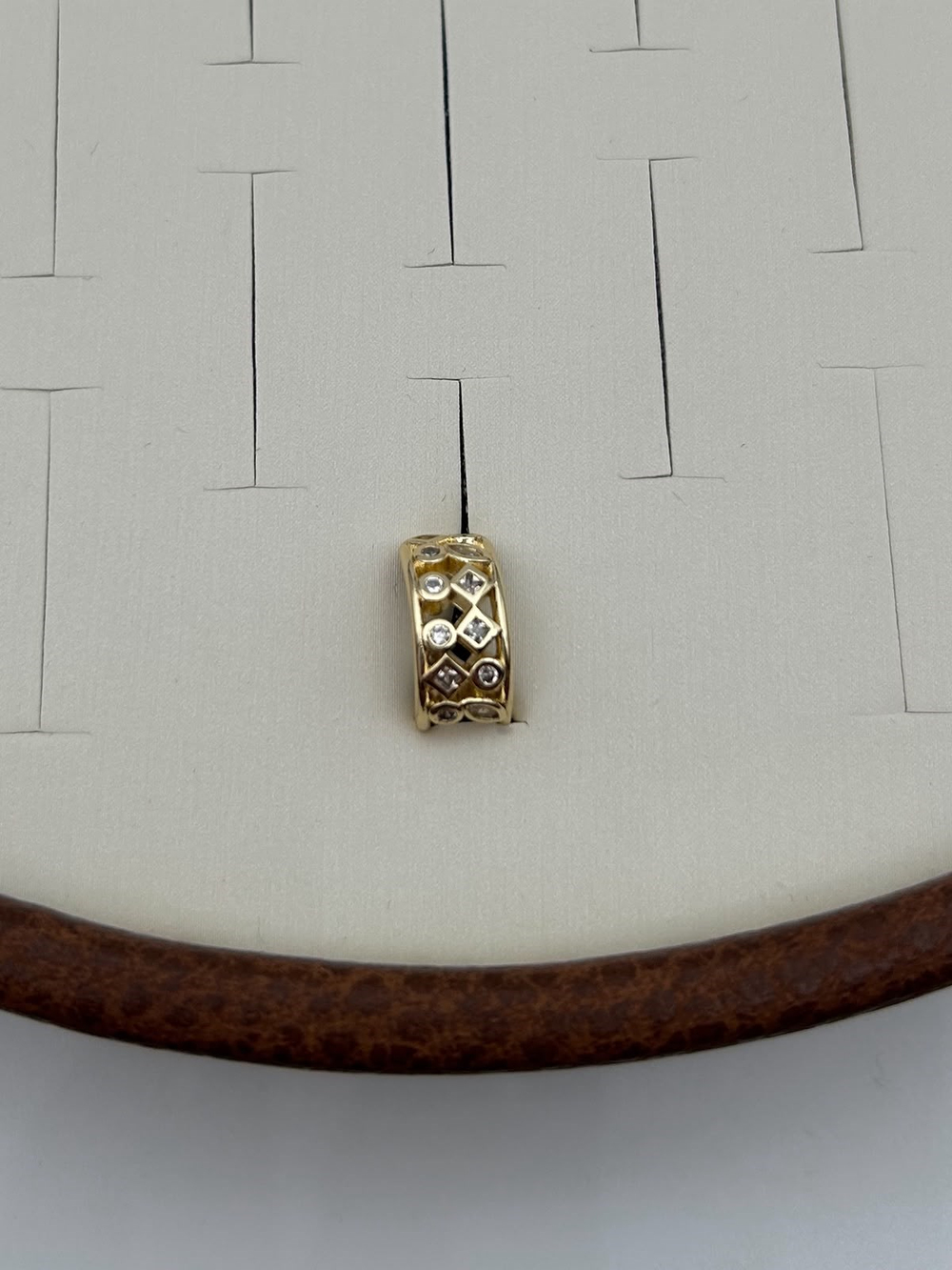 Vip Earcuff