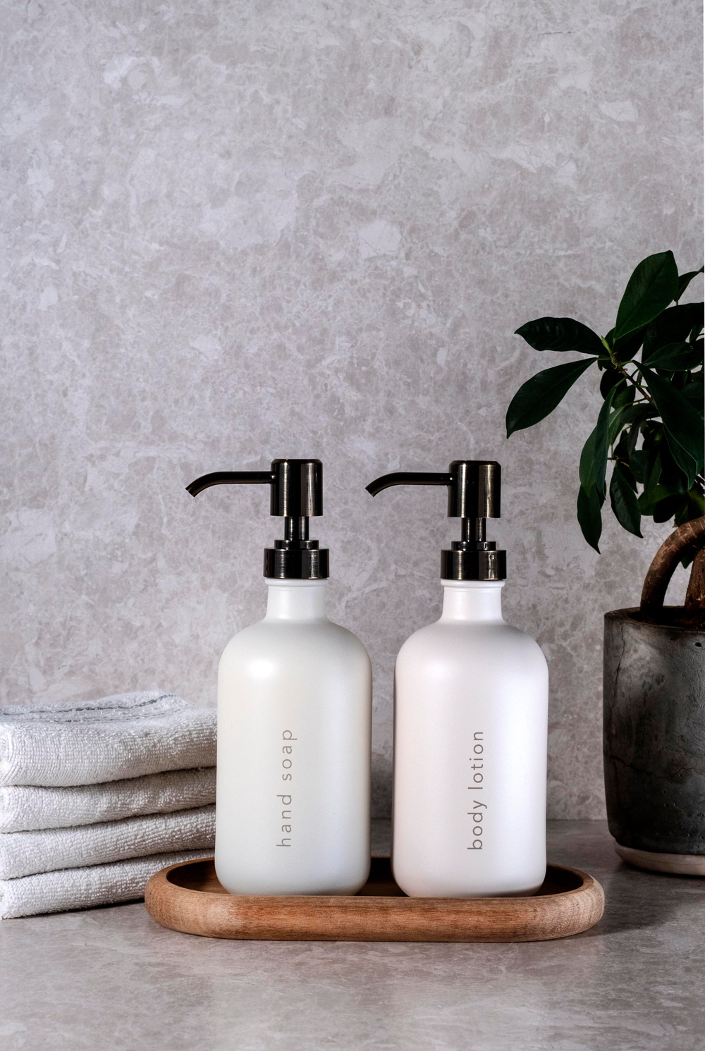 Era - 2'li 350ml Dekorlu Cam Banyo Sabunluk Seti - Bronz Pompalı ve Ahşap Standlı