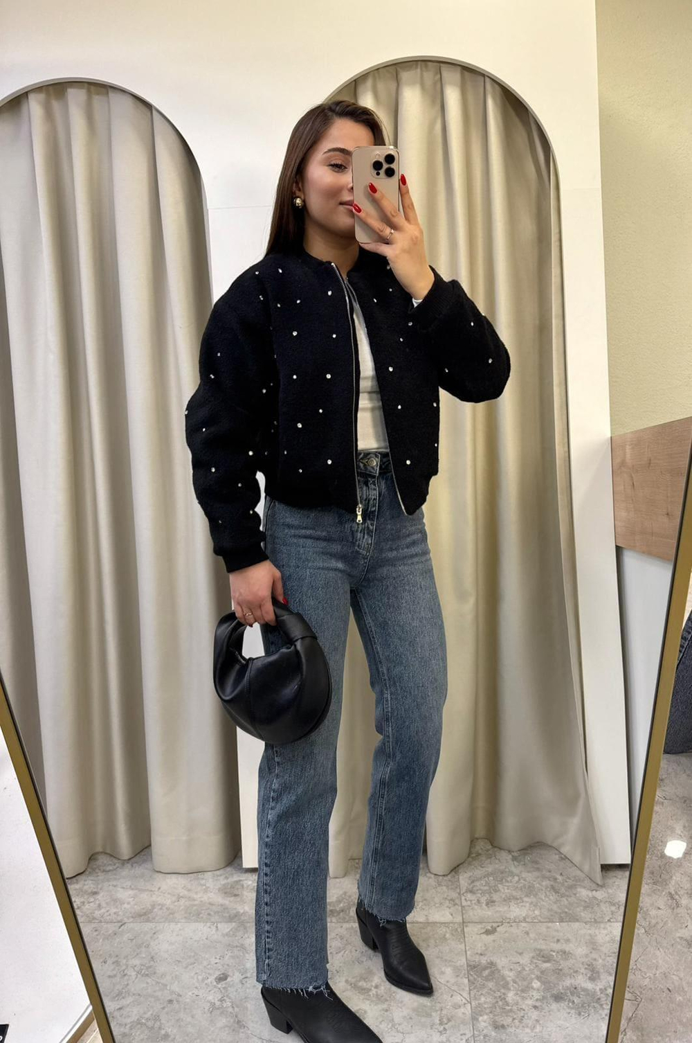 Amora Siyah Taşlı Peluş Bomber