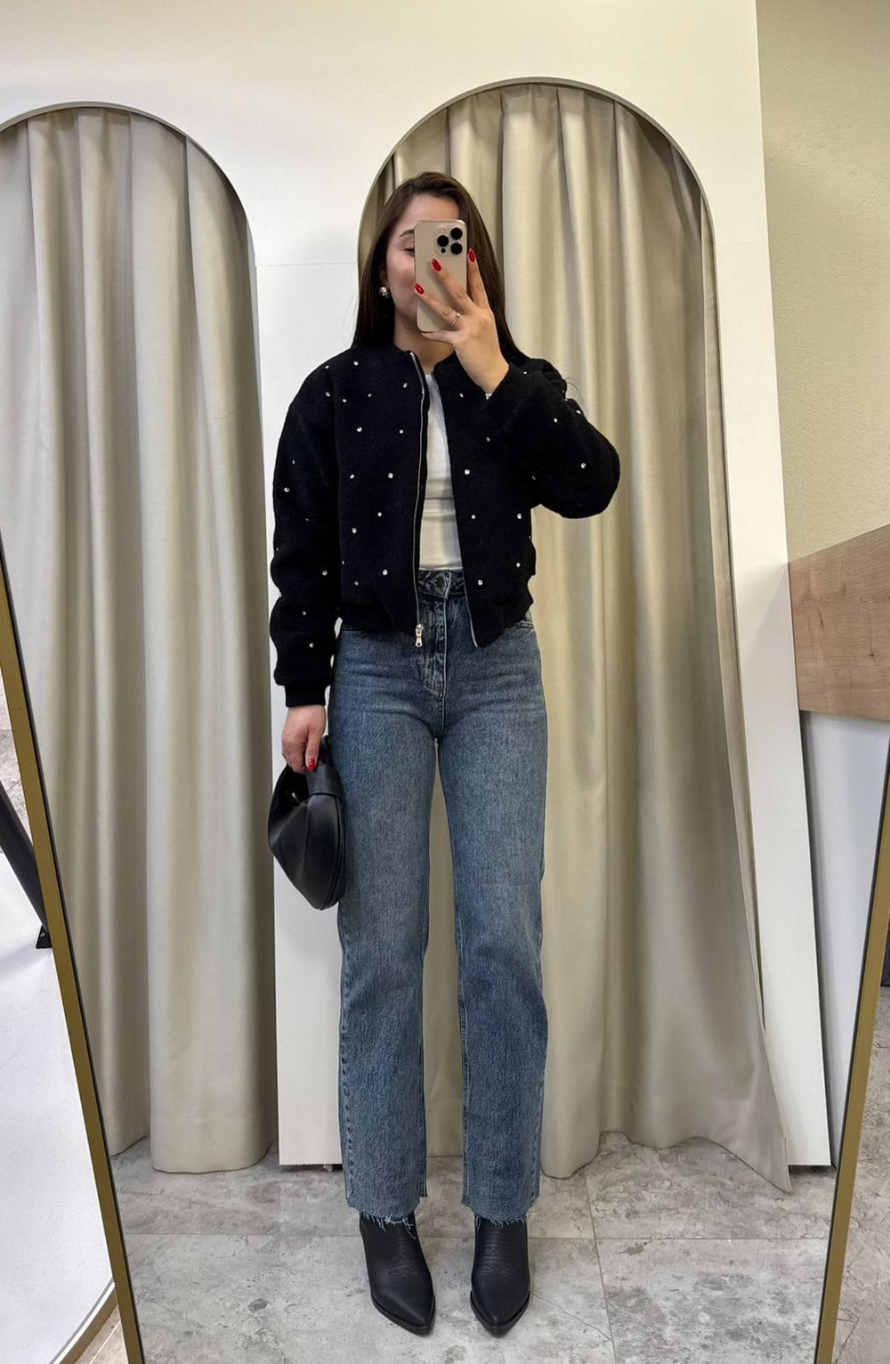 Amora Siyah Taşlı Peluş Bomber