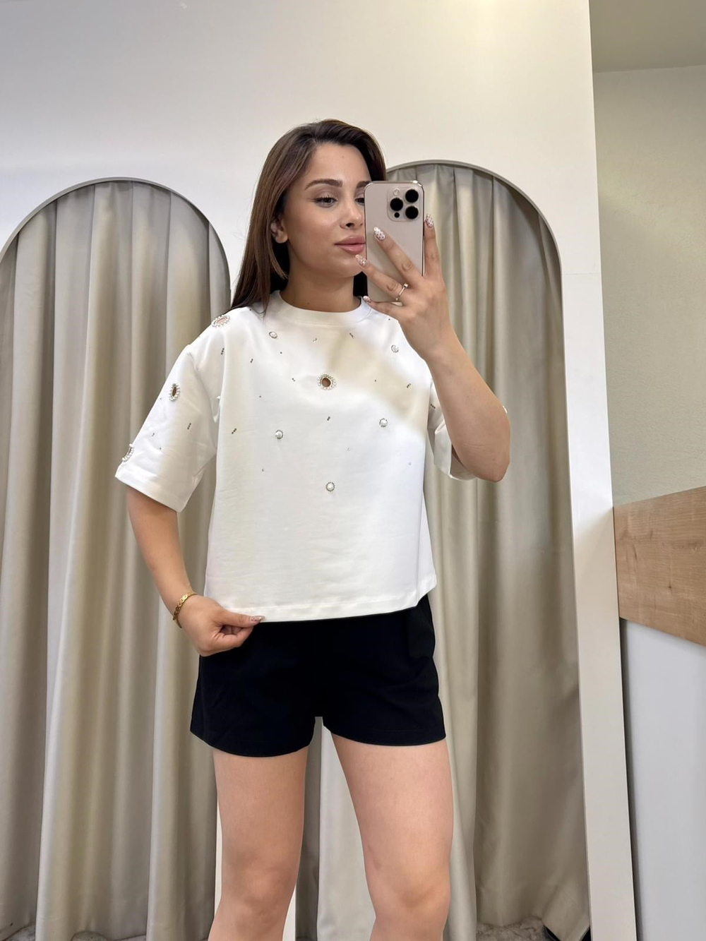 Baren Beyaz İnci Detay Tişört