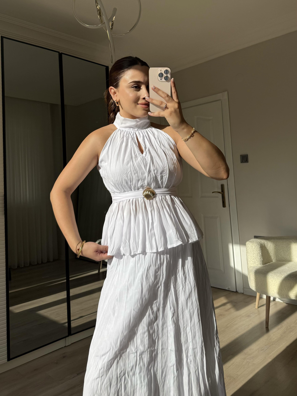 Broşlu Halter Yaka Bluz Etek Takım-Beyaz