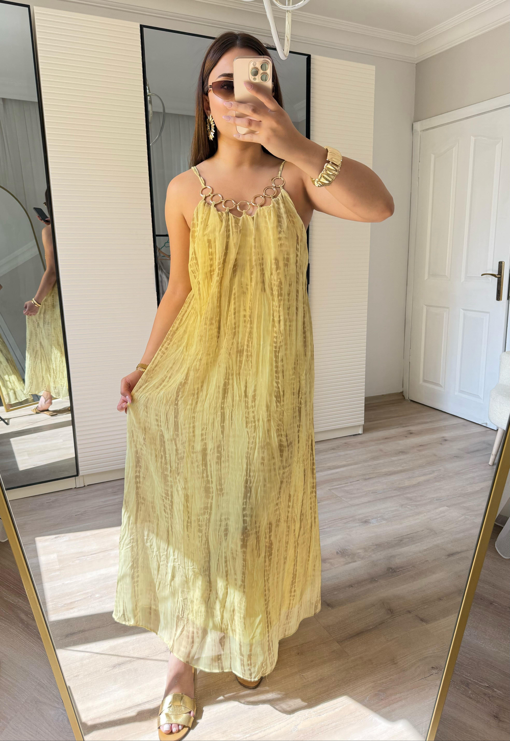 Halka Kolye Detaylı Marka Model Elbise-Sarı