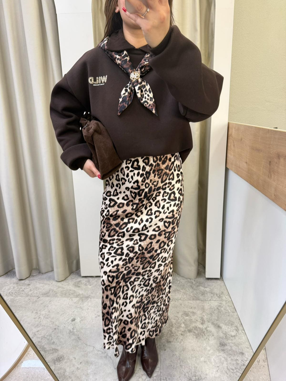 Lessa Leopar Fularlı Sweatshirt