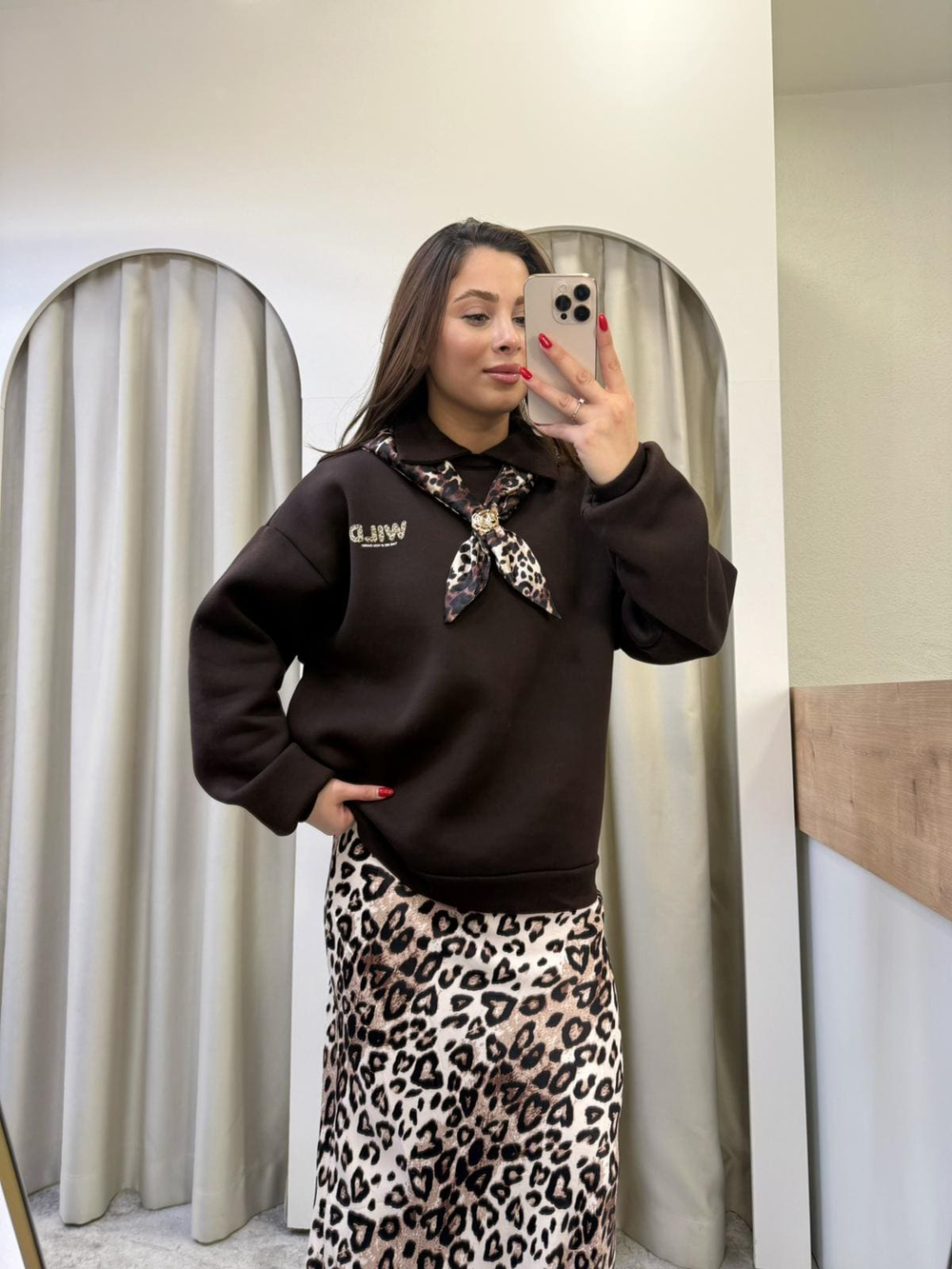 Lessa Leopar Fularlı Sweatshirt