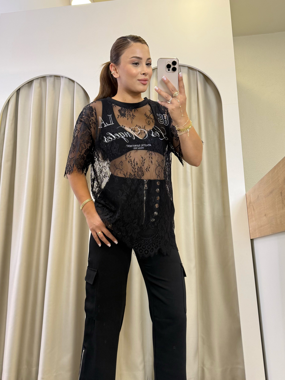 Lugo Siyah Yazı Baskılı Dantel Tişört
