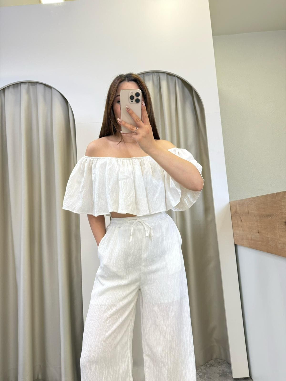 Vanessa Beyaz Fırfırlı Takım