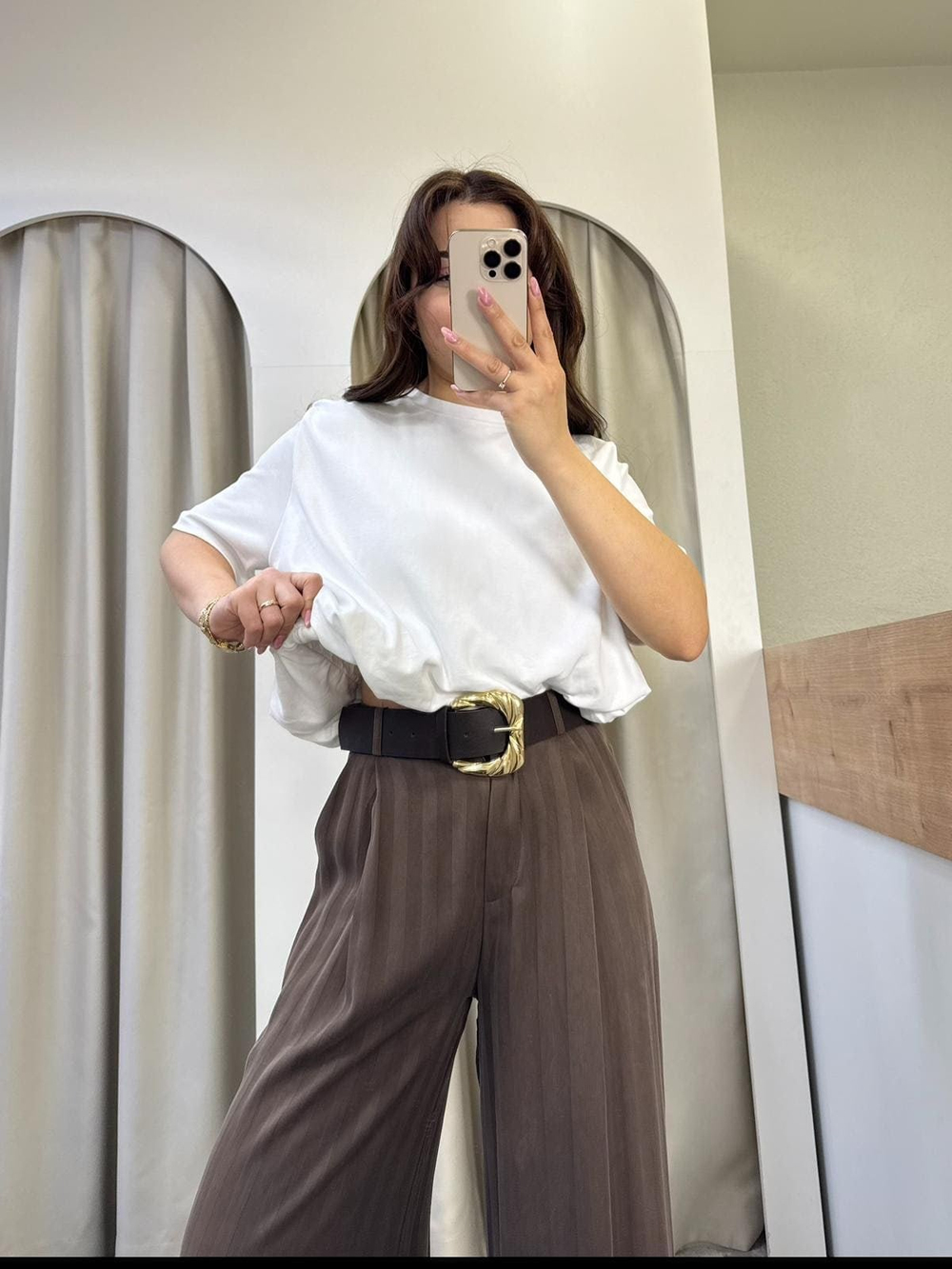 Viole Altı Lastikli Beyaz Tişört