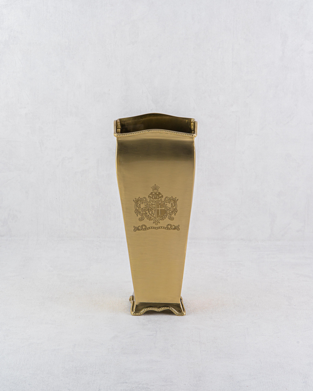 DekuvaENGRAVE KARE GOLD VAZO 11*11*26CMLAMEDORE 1MG-9252B