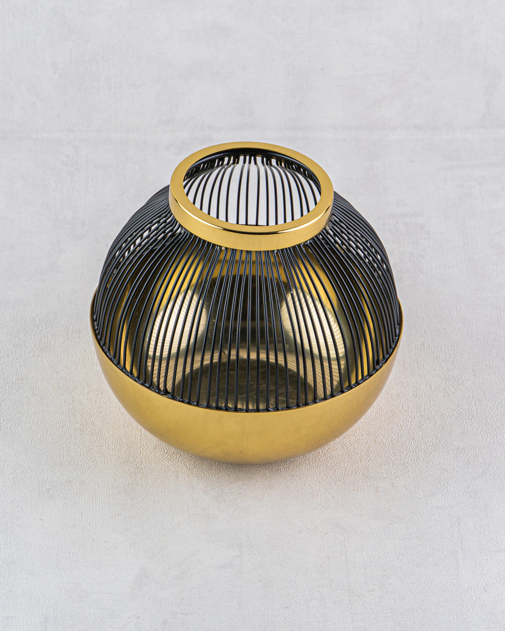 DekuvaLAMEDORE SKULT GOLD BLACK MEDIUM T-LIGHT HOLDER 18*18*14LAMEDORE 1AG-059MG