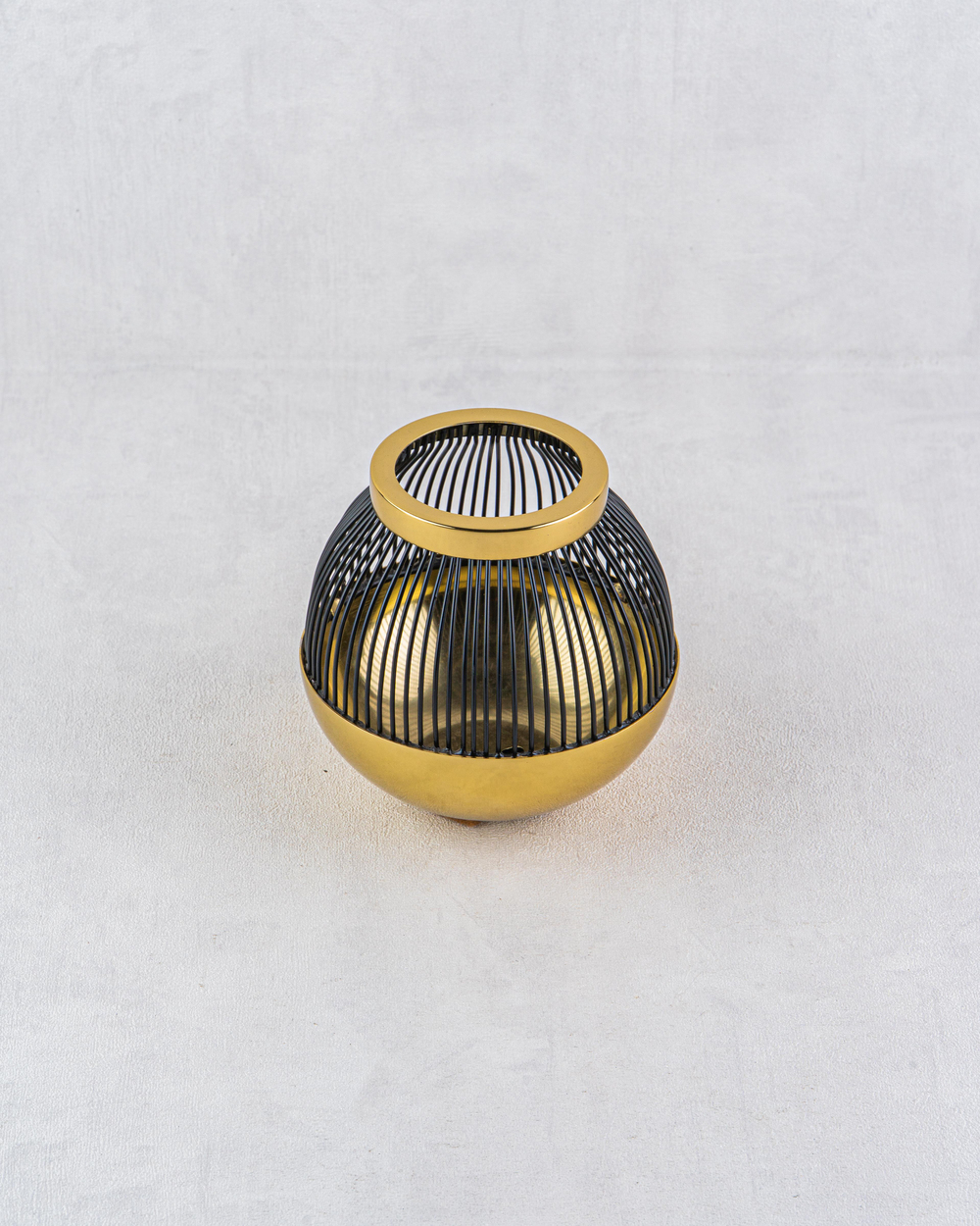 DekuvaLAMEDORE SKULT GOLD BLACK SMALL T-LIGHT HOLDER 13*13*11LAMEDORE 1AG-059SG