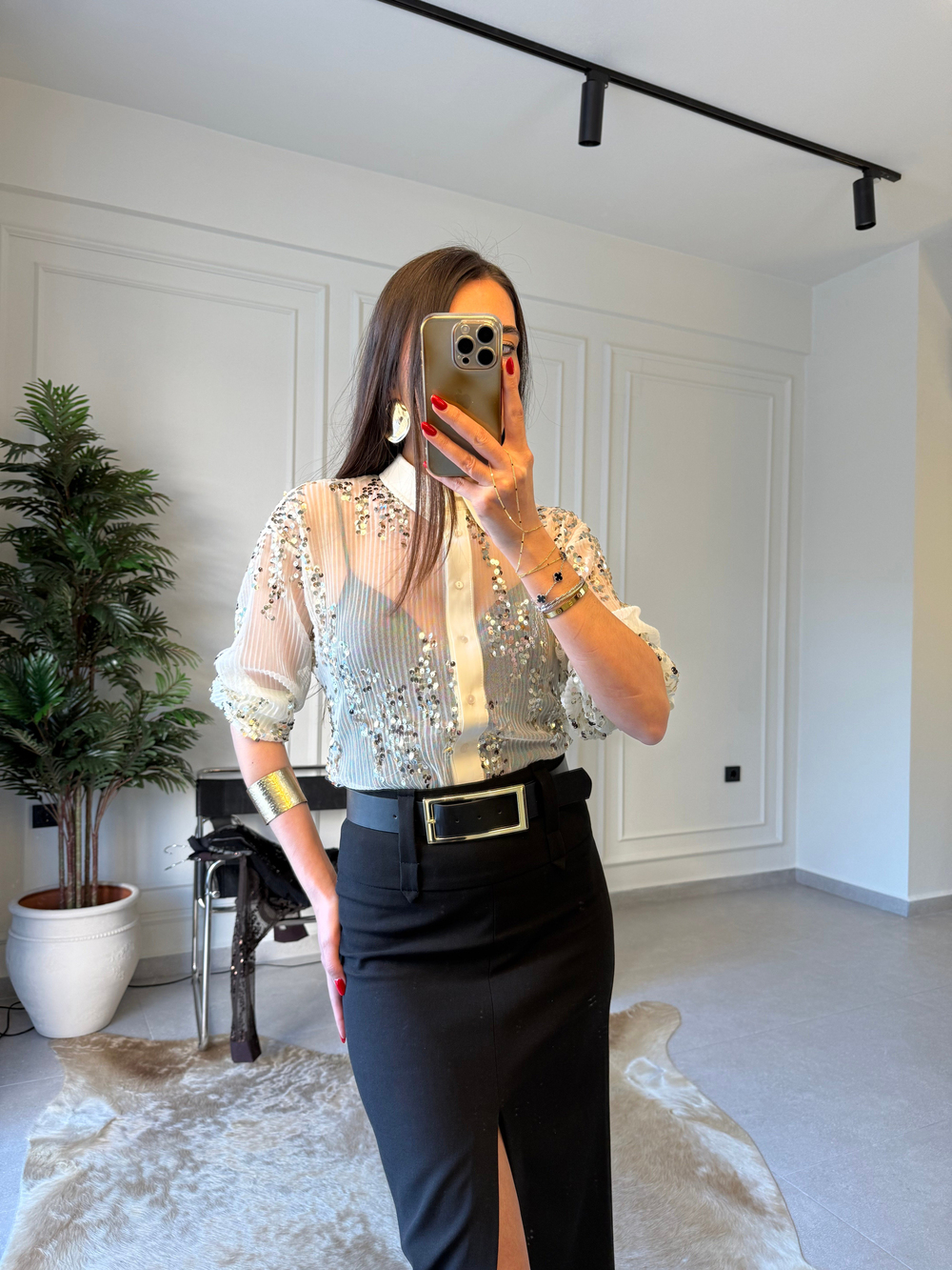 Ekru Pullu Garnilli Gömlek 