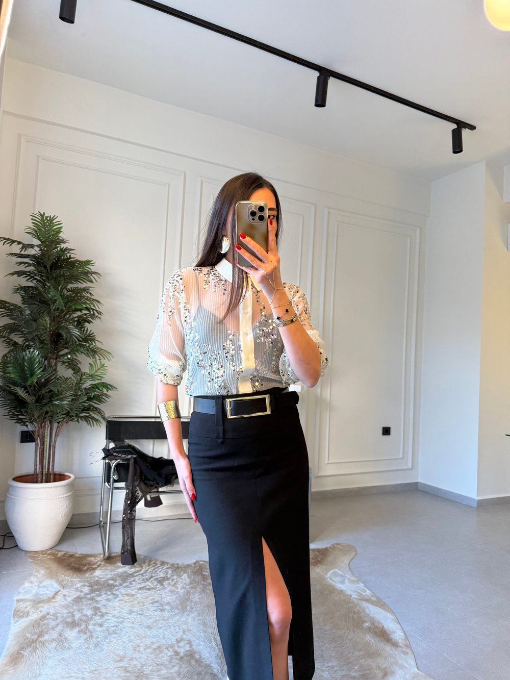 Ekru Pullu Garnilli Gömlek 