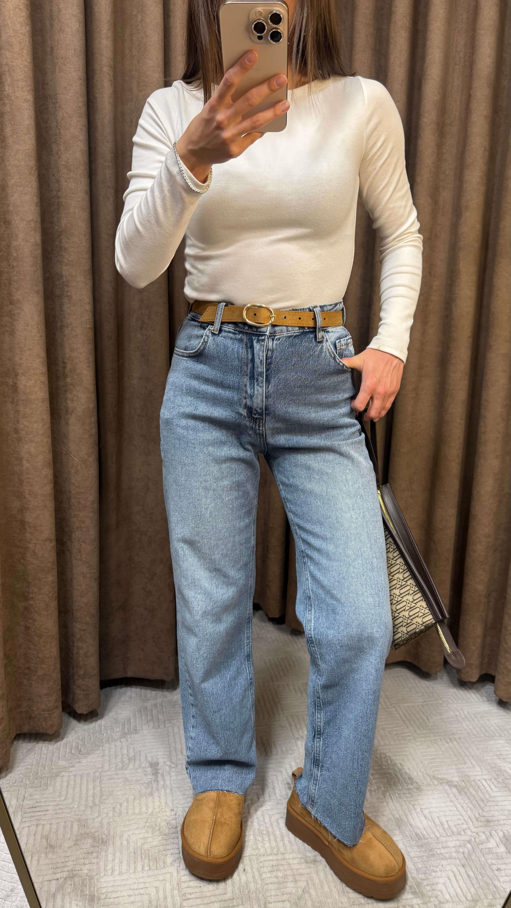 AÇIK MAVİ KEMERLİ STRAİGHT KESİK PAÇA JEAN