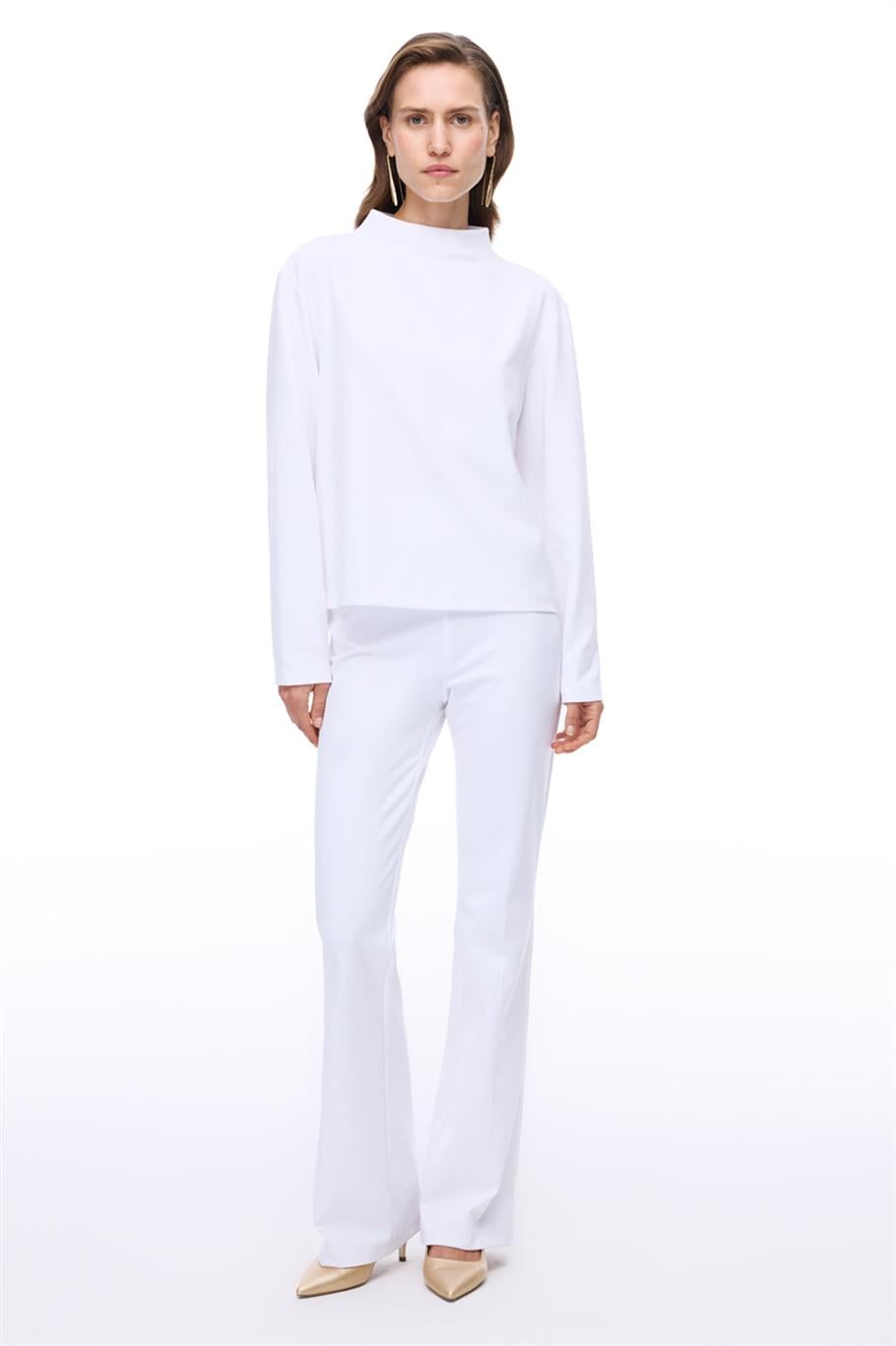 Beyaz Yarım Tik Yaka Slim Fit Bluz
