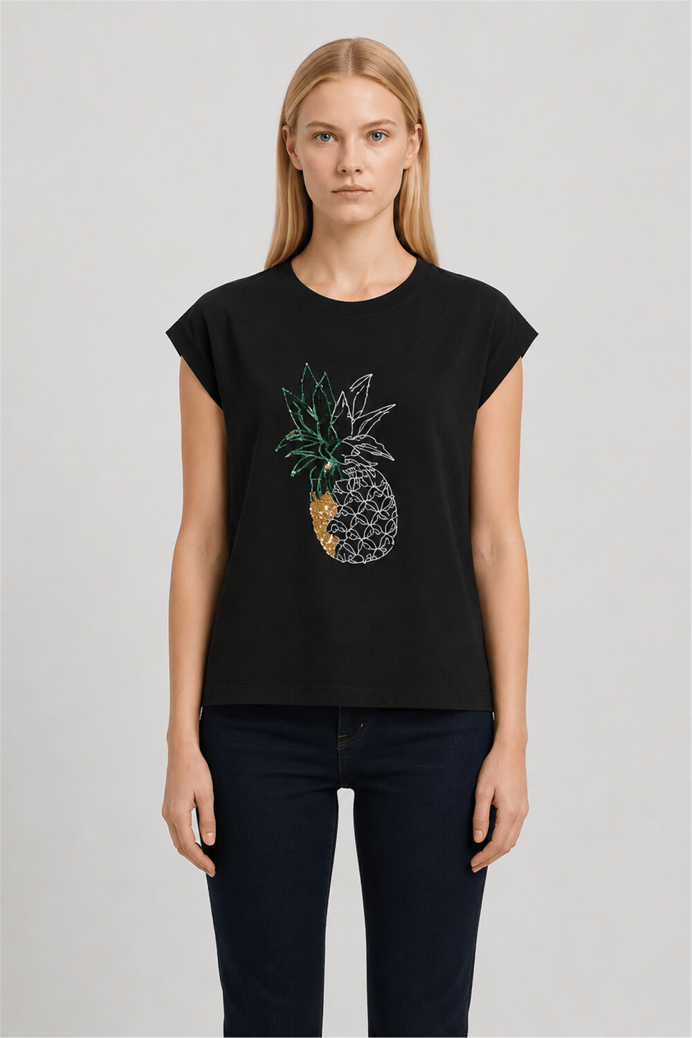 Siyah Ananas Baskılı Tişört