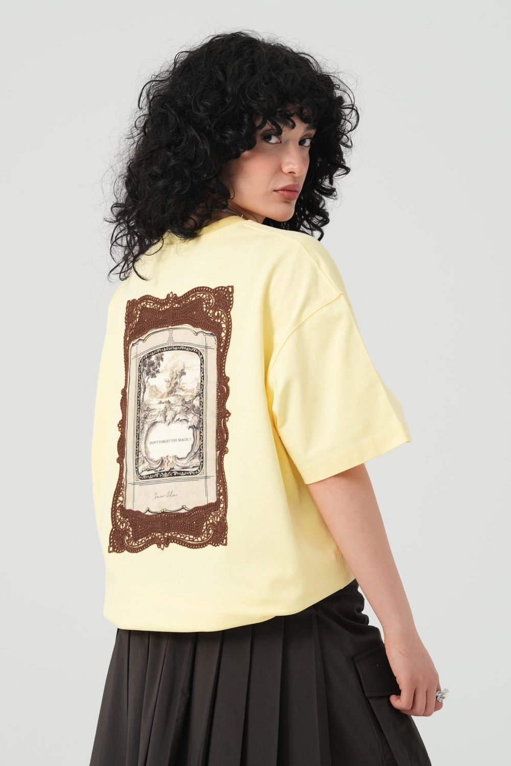 Magic Frame Oversize Kadın Tişört Sarı
