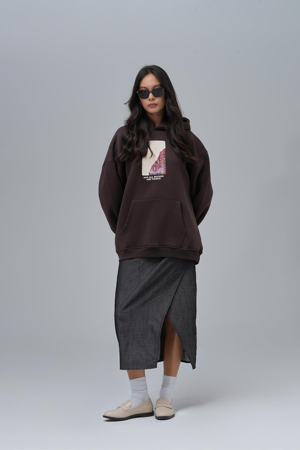 Not All Wounds Are Visible Oversize Sweatshirt Kadın Kahverengi
