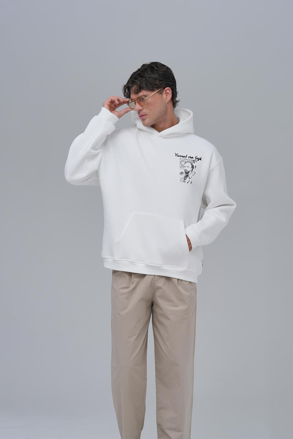 Van Gogh Threads Oversized Sweatshirt Off White