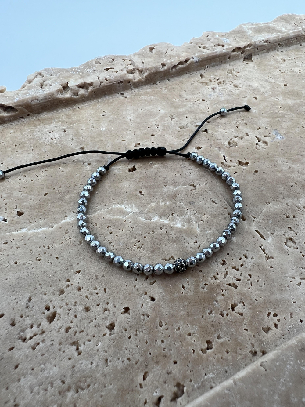 Hematit Taşlı Gümüş Top Detaylı Bileklik