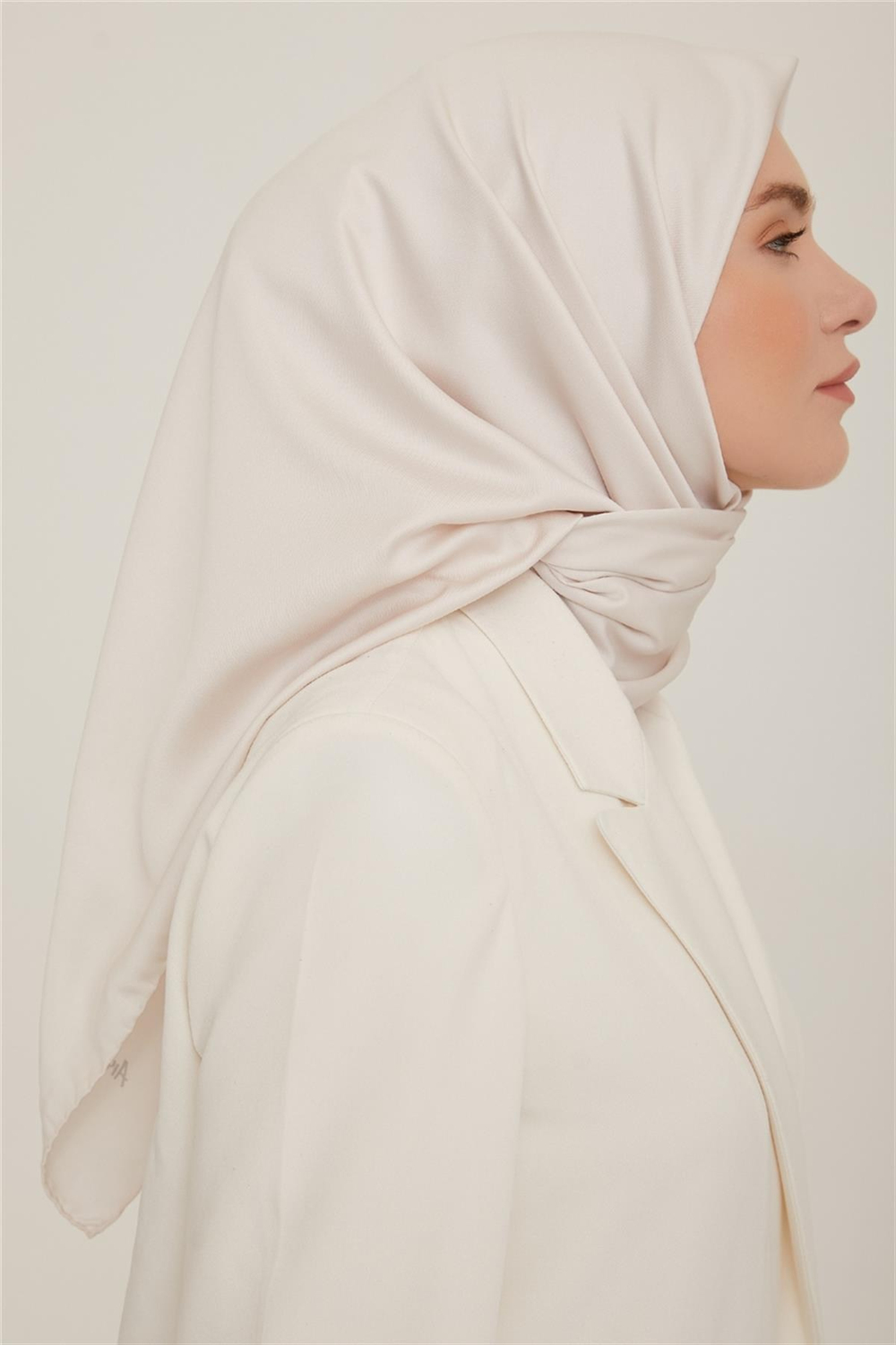 Armine Düz Twill Eşarp - Ekru 768