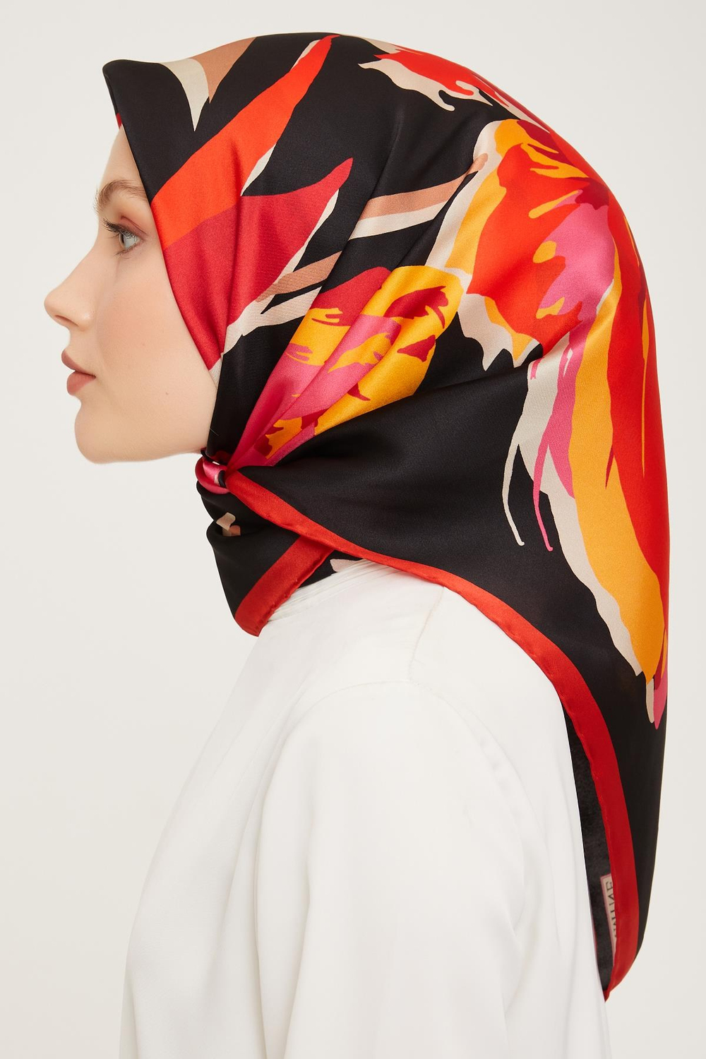 Armine İpek Eşarp 2024 Kış - 9042-35 Siyah Kırmızı Twill
