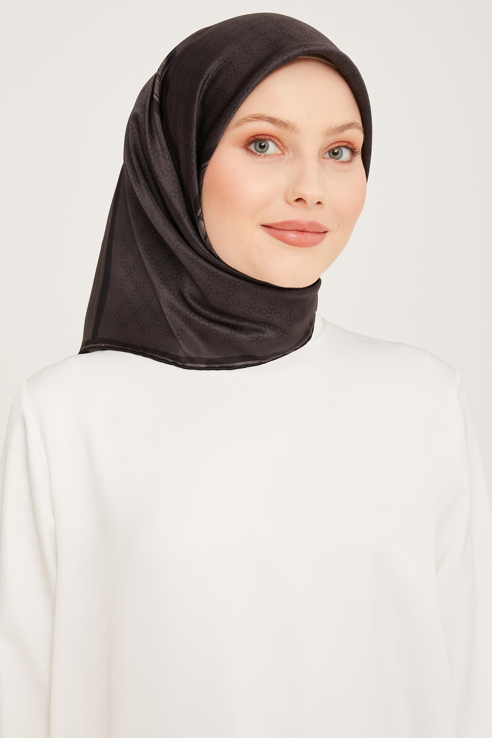 Armine İpek Eşarp 2024 Kış - 9054-57 Sura