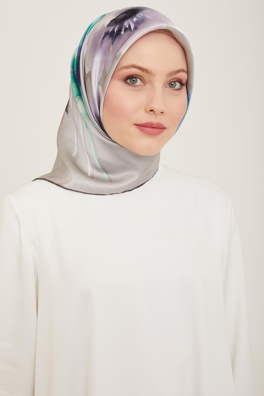 Armine İpek Eşarp 2024 Yaz - 9105-32 Gri Zümrüt Sura