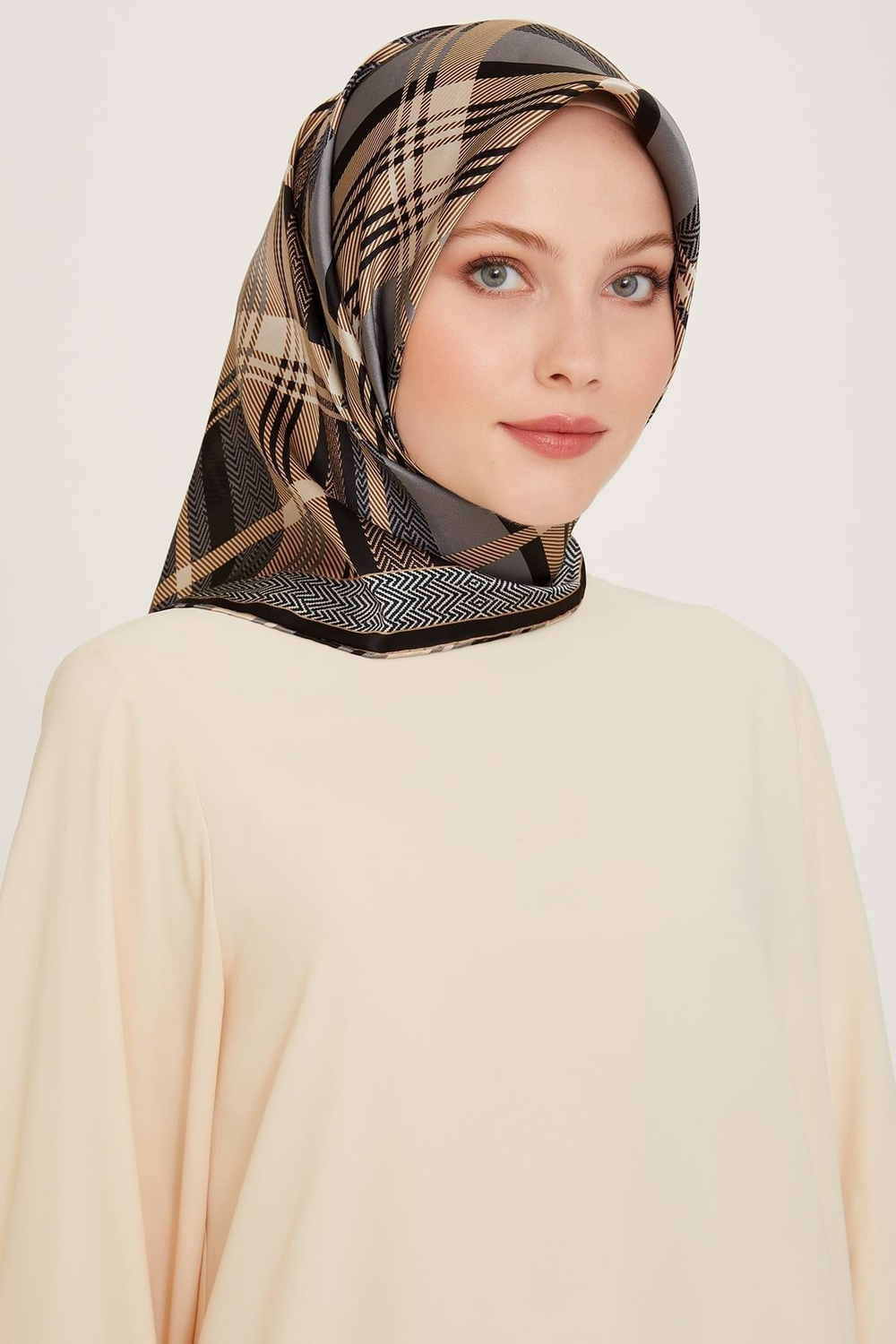Armine İpek Eşarp 2025 Kış - 9223-02 Siyah Kahve Twill