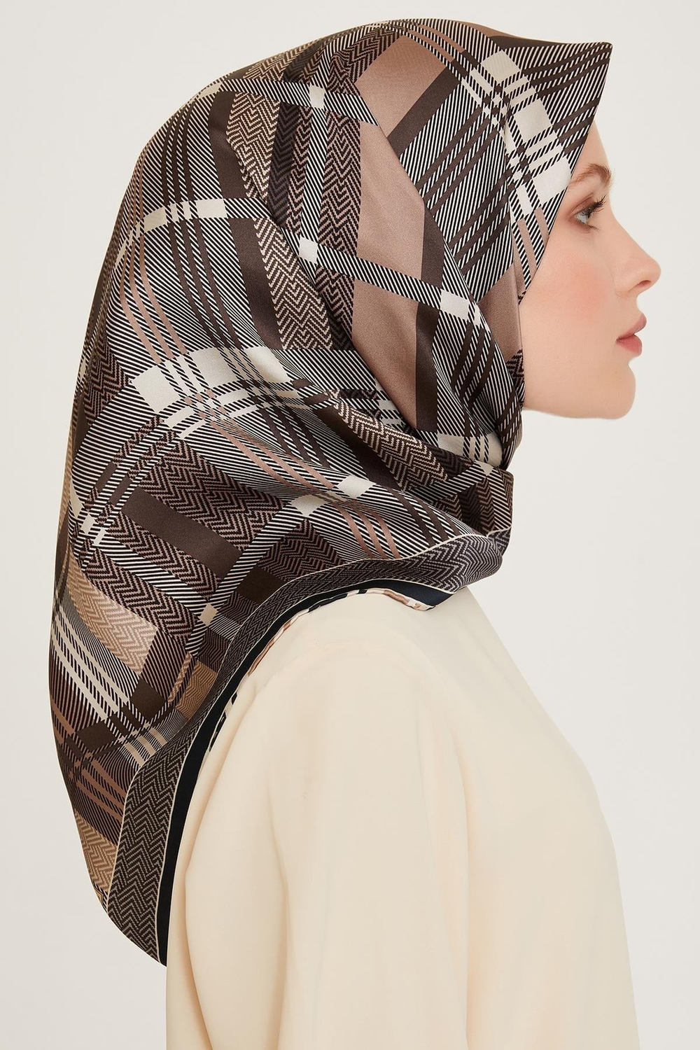 Armine İpek Eşarp 2025 Kış - 9223-32 Siyah Taş Sura